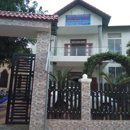 Khach San Mong An Hotel Vinh Hy Bagian luar foto